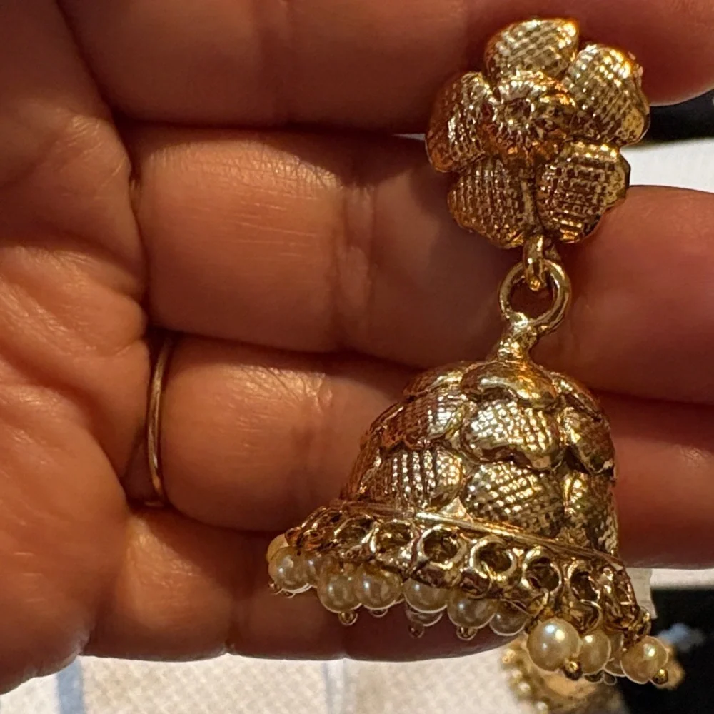Elegant Gold Jhumka Earrings